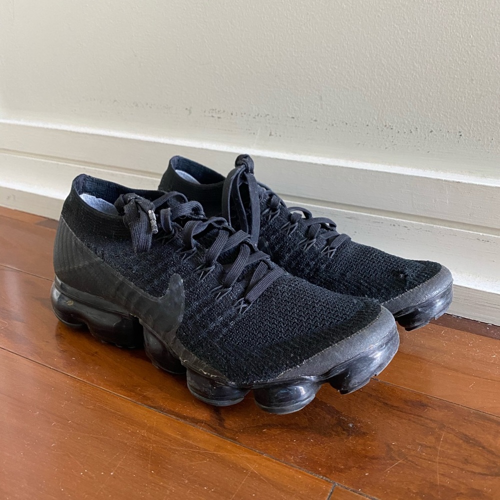 Black Nike Vapormaxes